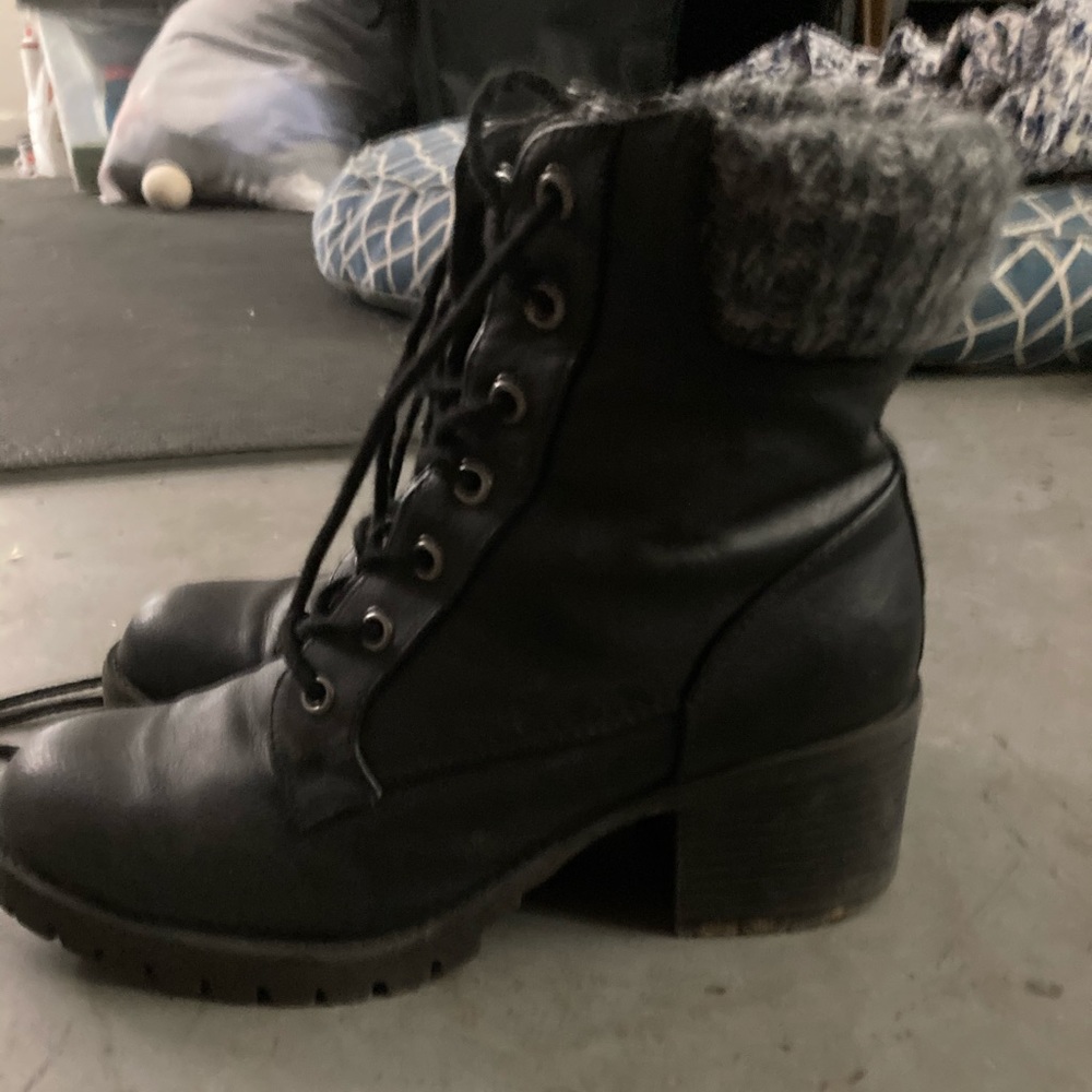 Black winter heeled boots